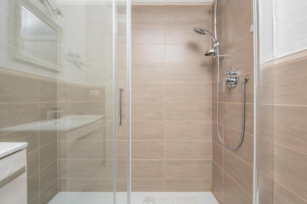 Bellissimo Appartamento Con Veranda Privata Al Centro Di Porto Rotondo Eksteriør billede