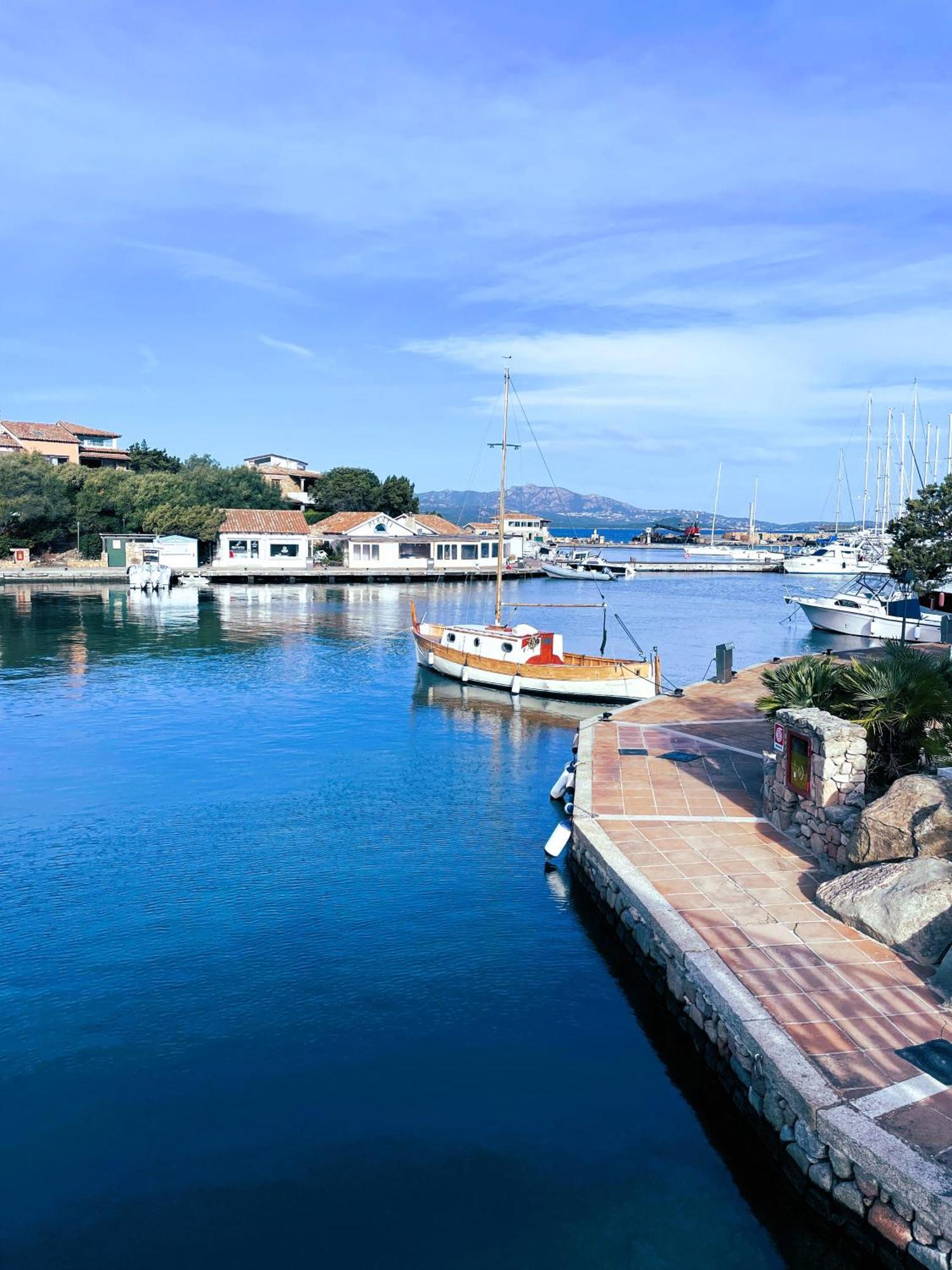 Bellissimo Appartamento Con Veranda Privata Al Centro Di Porto Rotondo Eksteriør billede